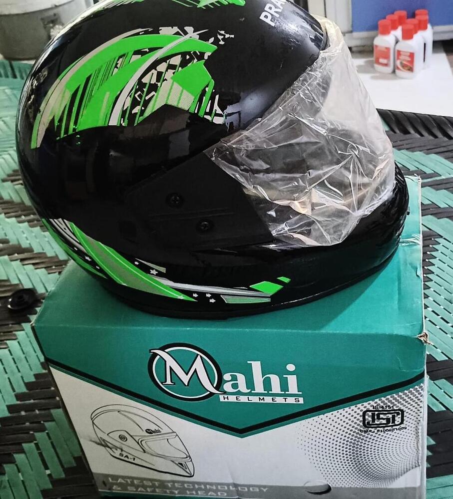 Mahi SA1 Green Graphic Helmet