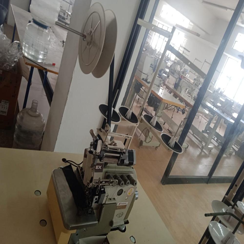 Pegasus E5214 Electronic Lfc Machine - Color: White
