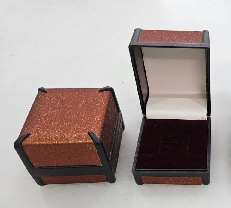Unique Ring Bro - Color: Beetroot