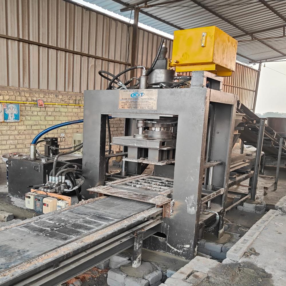 Semi Automatic Flyash bricks machine