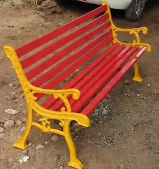 Cast Iron Bench - Cast Iron & Hardwood, 3-seater, Brown & Black, Powder-coated Frame, Rust-resistant