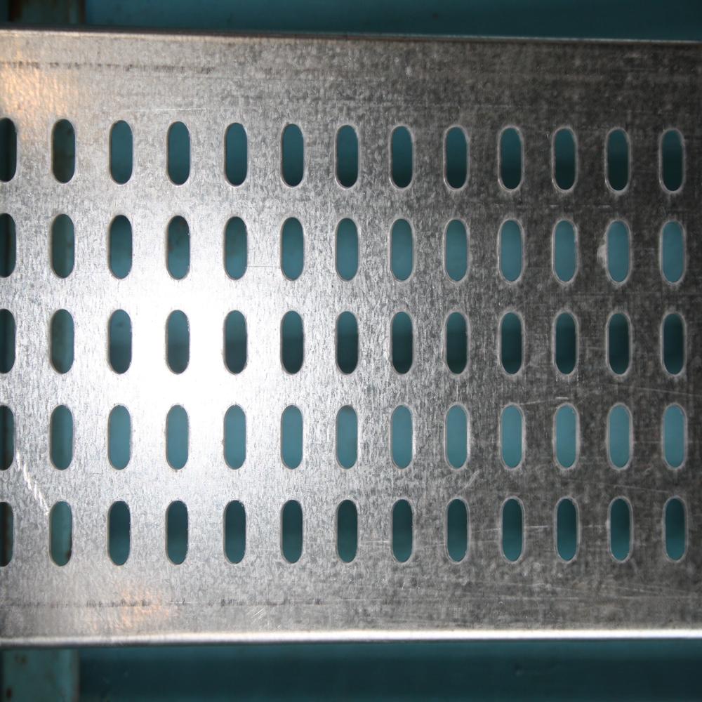 Gi Perforated Tray - Length: 2500/3000 Millimeter (Mm)