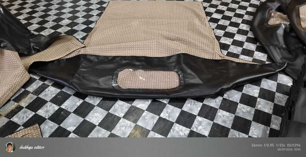 Black Rexine Auto Hood Cover