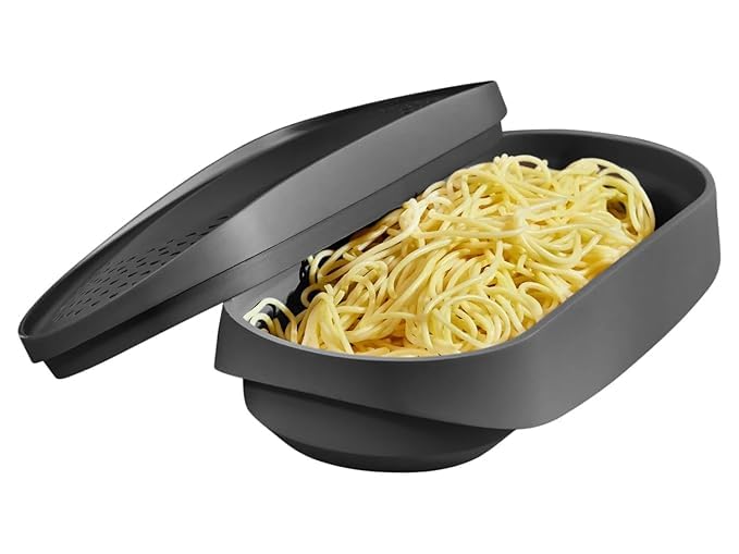 Microwave pasta maker