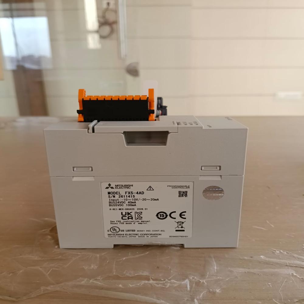 Mitsubis PLC FX5-4AD 09U42526013001