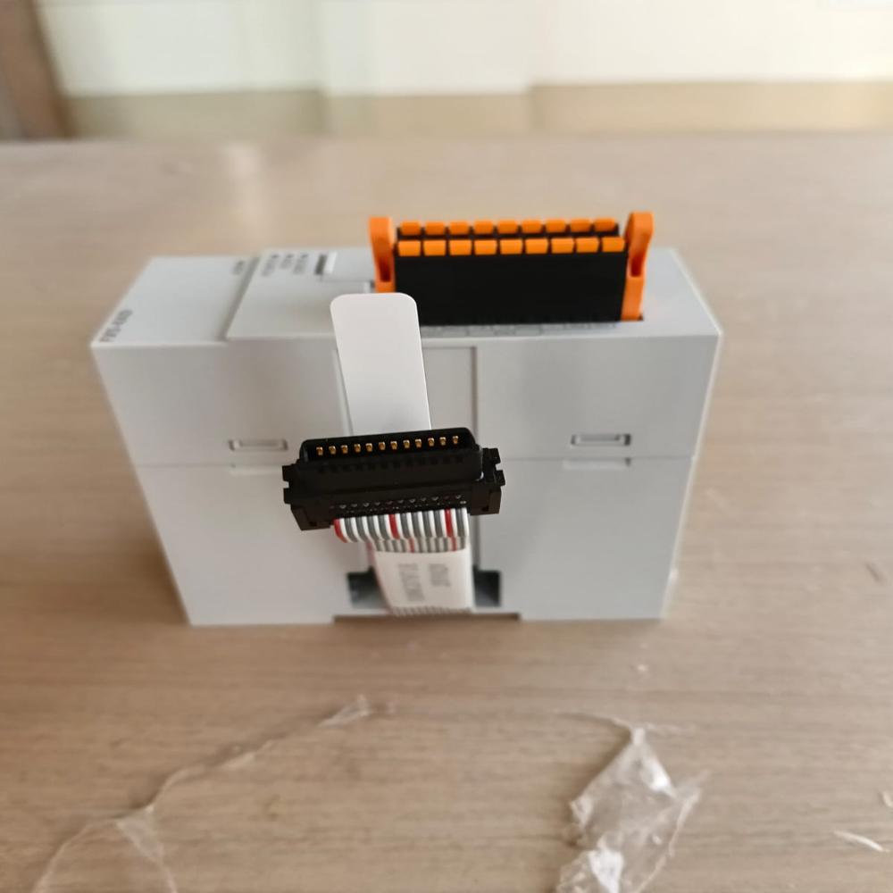 Mitsubis PLC FX5-4AD 09U42526013001
