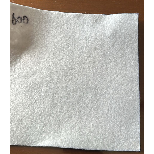 600 GSM White Non-Woven Needle Punch Fabric