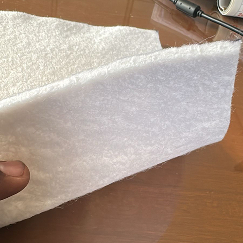 600 GSM White Non-Woven Needle Punch Fabric