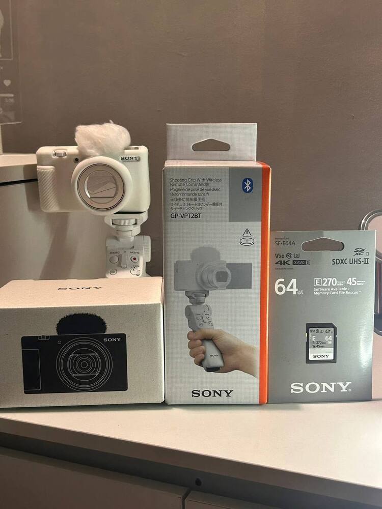 Sony Digital Camera ZV-1F for Content Creators
