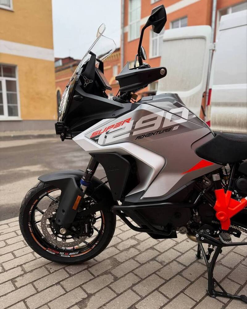 KTM 1290 Super Adventure S bike