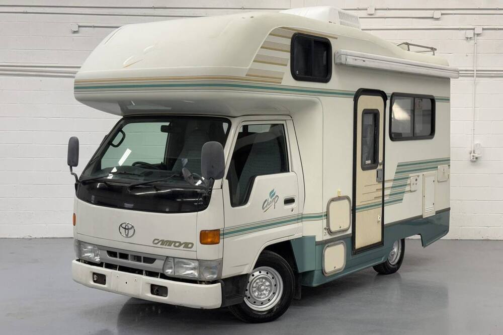2025 Luxury Sprinter Motorhome Camper Van for Sale Diesel RV with Kitchen Bathroom Bed Solar System Home