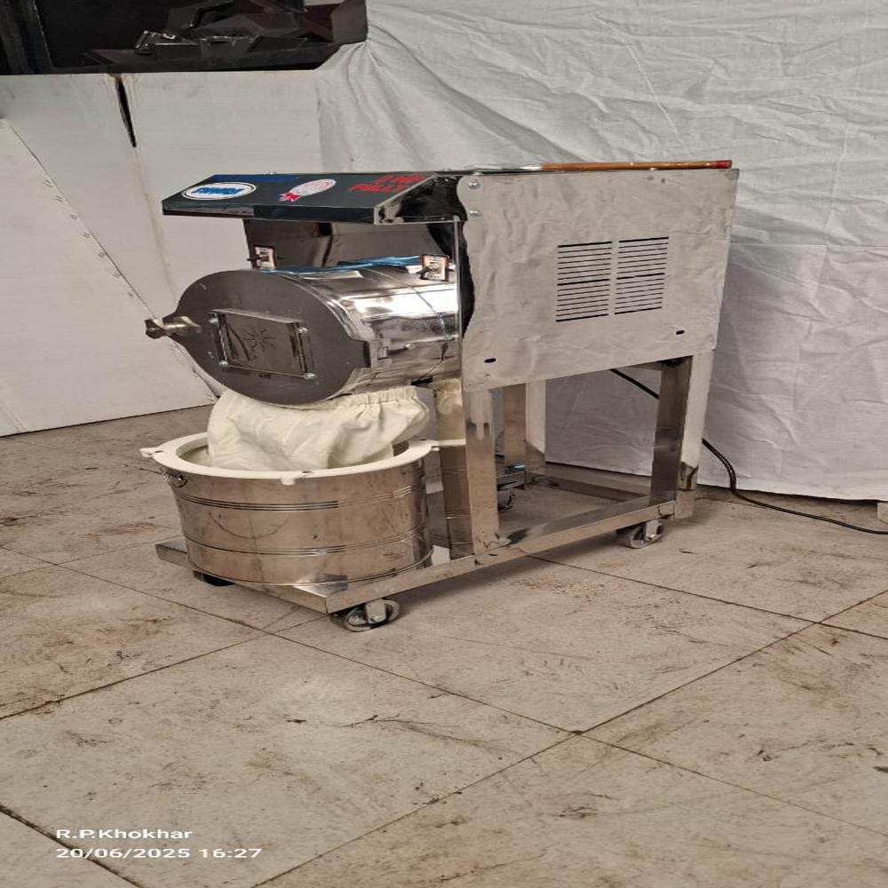 3hp Fully Automatic Ss Pulverizer - Stainless Steel, 650x450x1200 Mm, 3 Hp, 4 Blades, Castor Wheels, Overload Protection