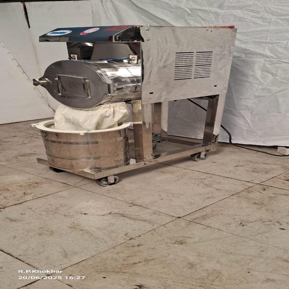 2hp Fully Automatic Ss Pulverizer - Stainless Steel, 580x430x1080 Mm, 20-25 Kg/hr Capacity, Castor Wheels