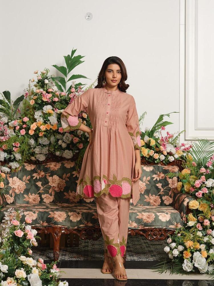 Azumi Thread Work Kurta Set