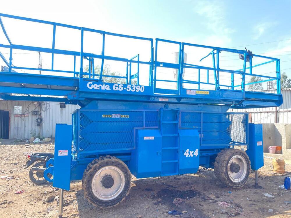 80 Feet Scissor Lift
