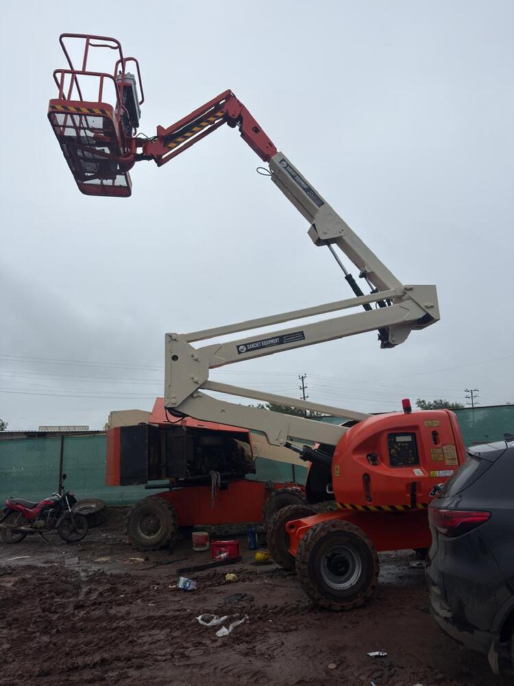 JLG 800AJ Articulating Boom Lifts