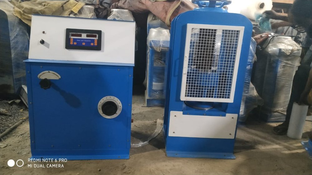 Compression Testing Machine - Machine Weight: 550 Kilograms (Kg)
