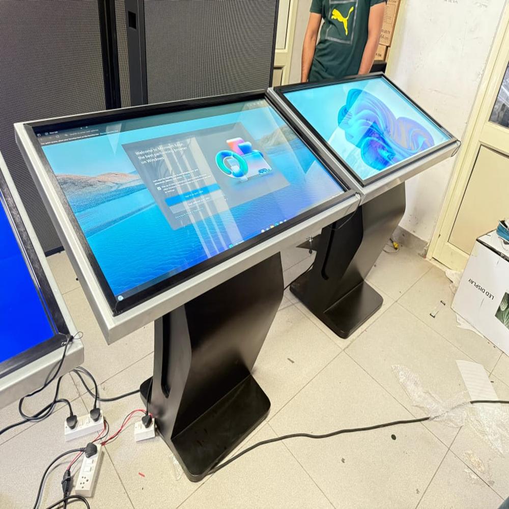 Touch Screen Information Kiosk (43 INCH)