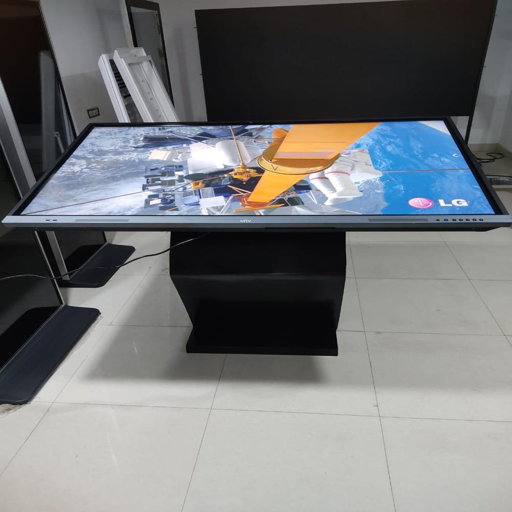 Touch Screen Information Kiosk (43 INCH)