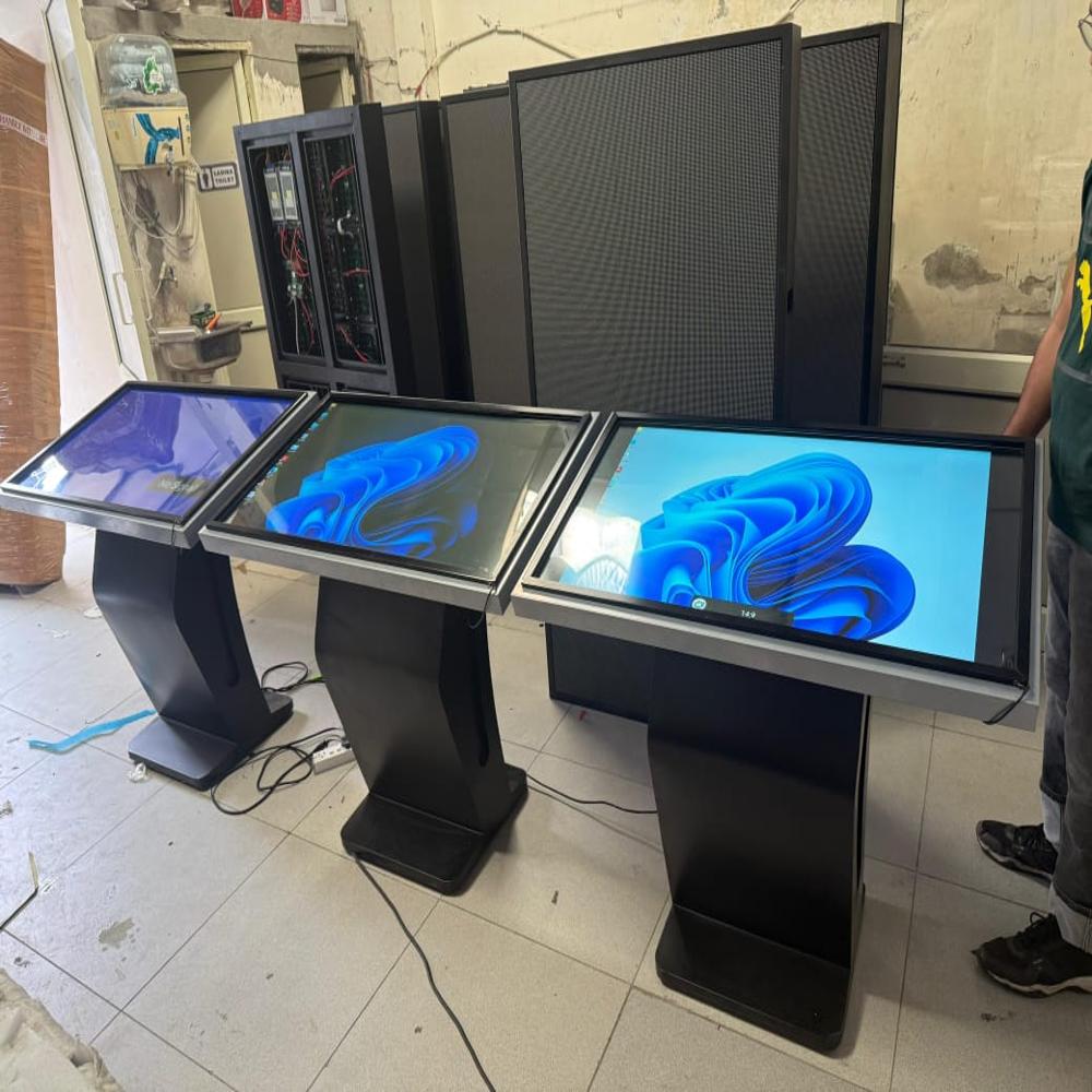 Touch Screen Information Kiosk (55 INCH)
