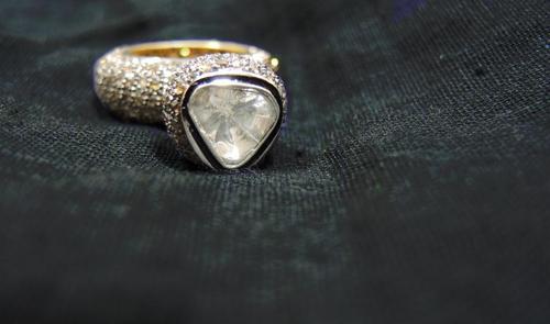 डायमंड पोल्की सॉलिटेयर रिंग