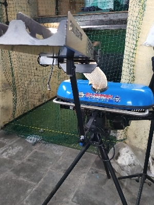 Semi Modal No D 10 Bowling Machine
