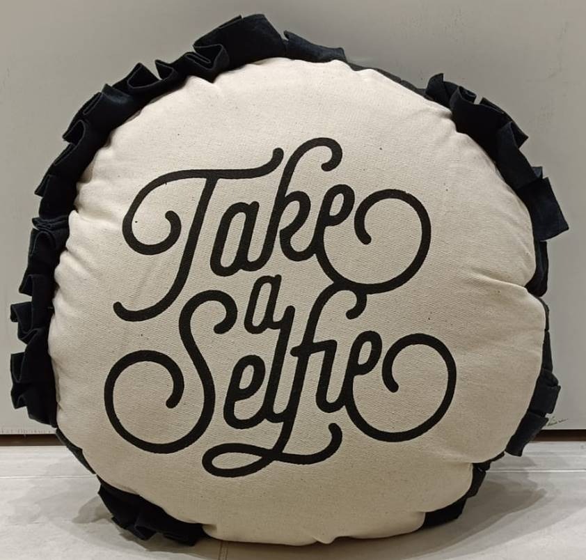 Take a Selfie Round Cushion