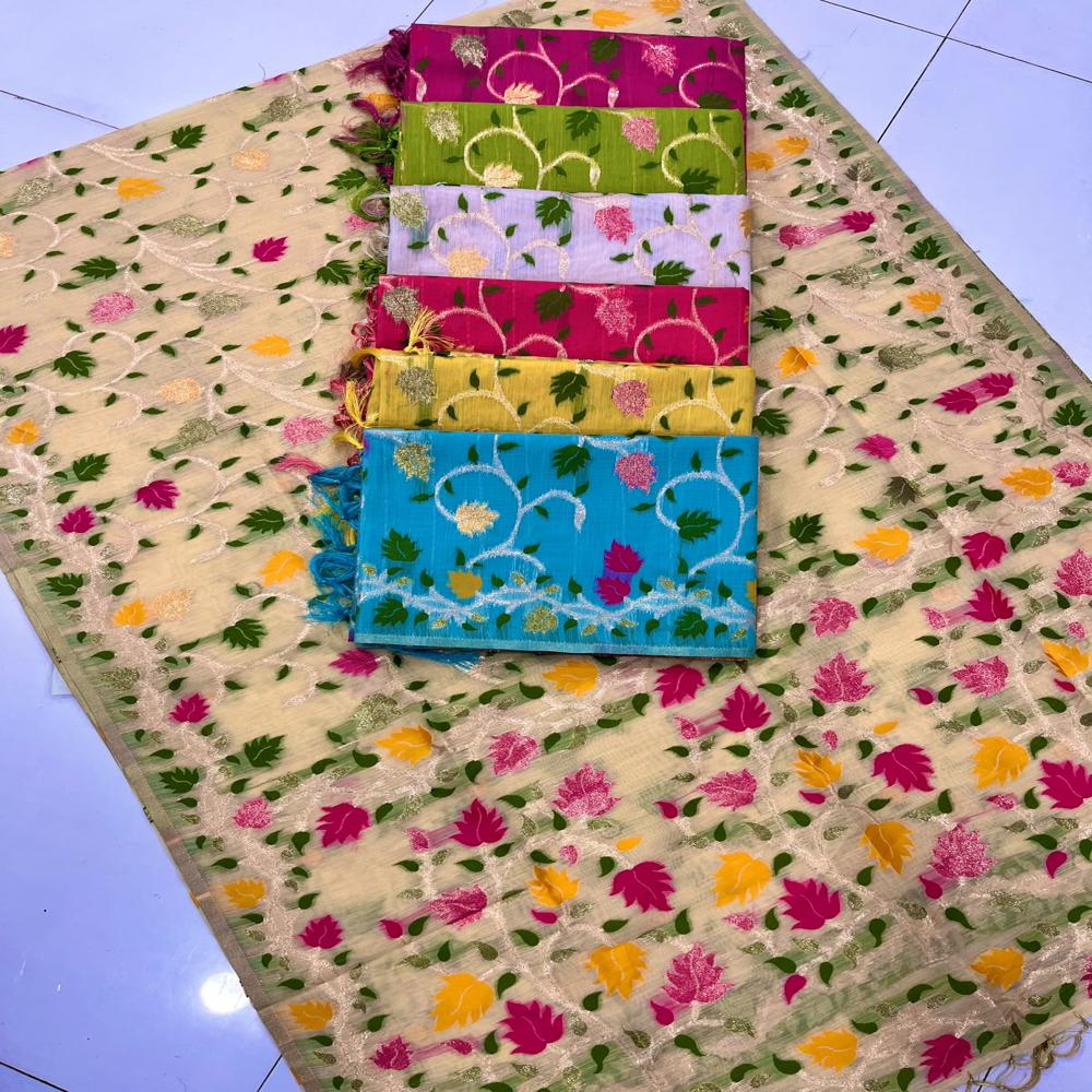 Banarasi Flora Saree - Design: All-Over Floral And Leafy Print