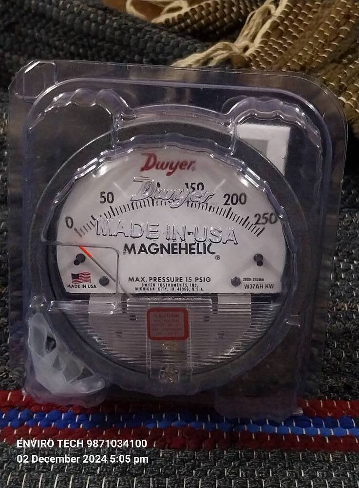 DWYER Magnehelic Differential Pressure Gauge Range 0-250 Inch Of Water