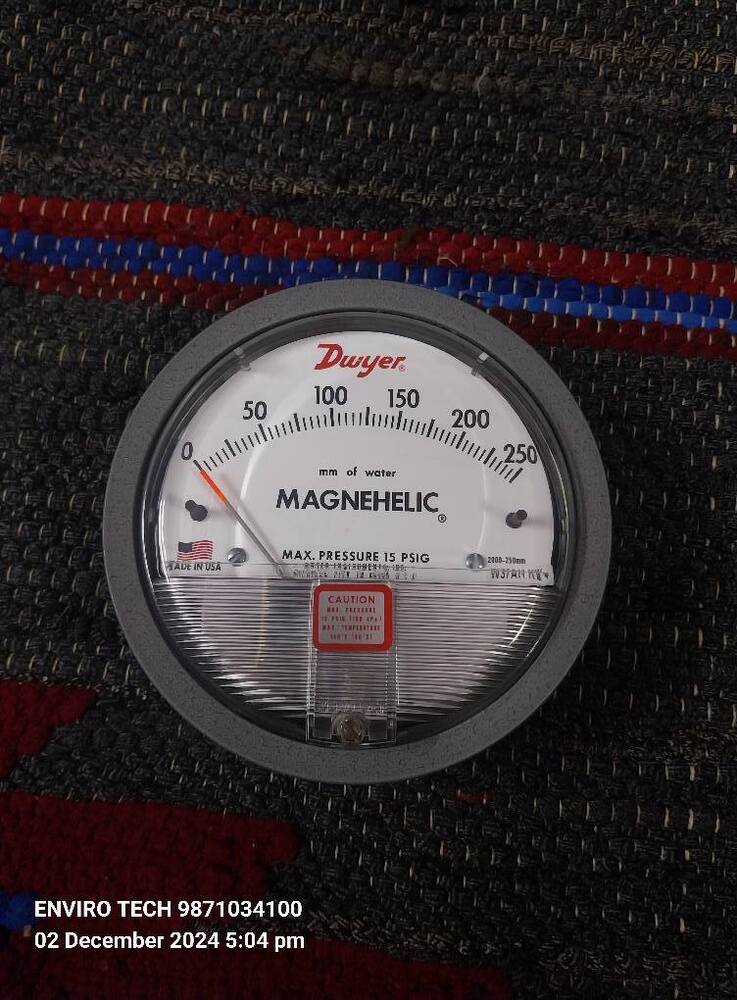 DWYER Magnehelic Differential Pressure Gauge Range 0-250 Inch Of Water
