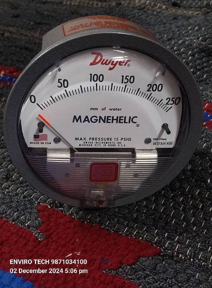 DWYER Magnehelic Differential Pressure Gauge Range 0-250 Inch Of Water