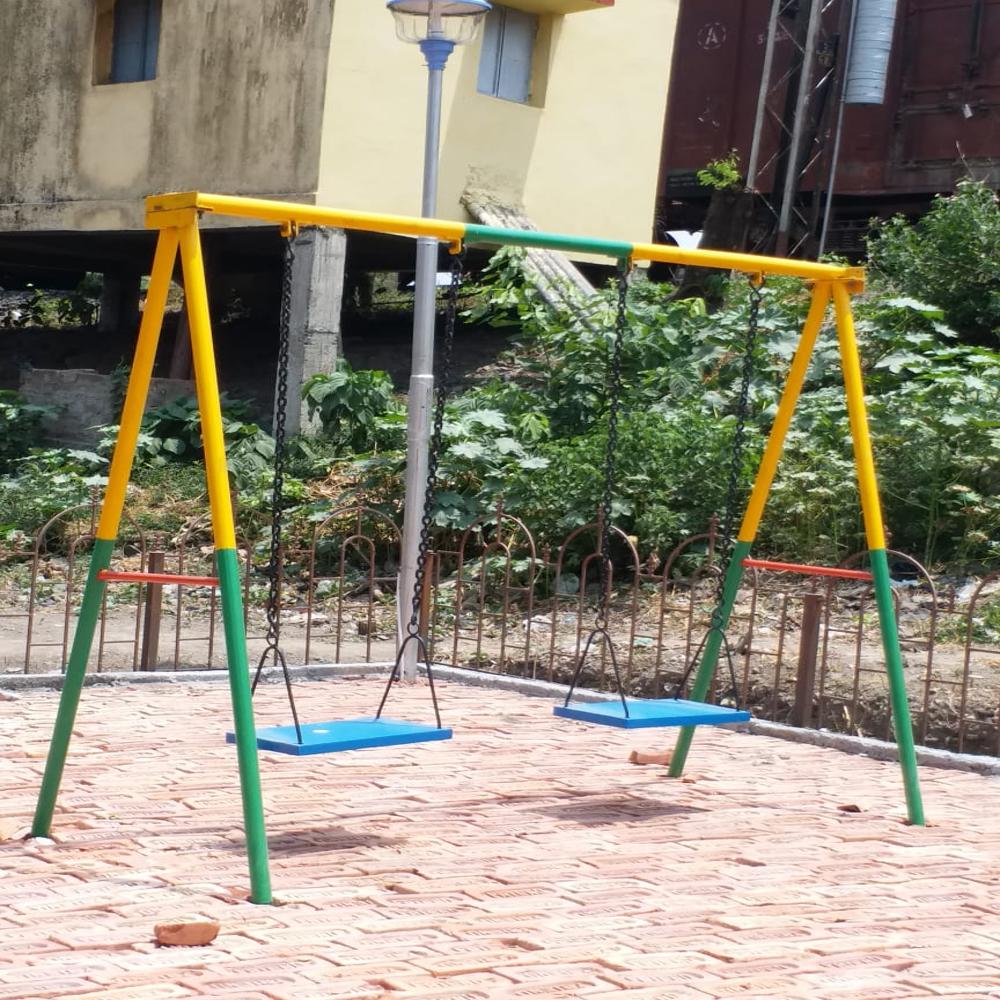 Outdoor Garden Swing - Capacity: 2 Children
