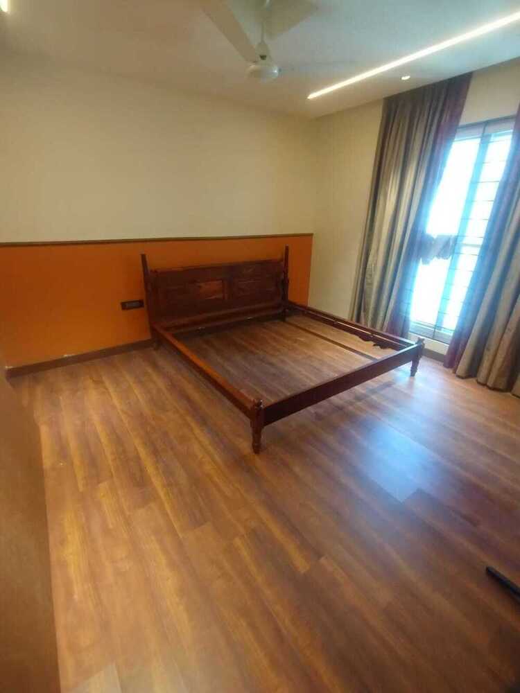 AC4 Grade Wooden Laminate HDF Flooring