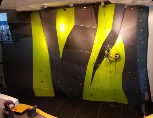 100 Percent Cotton Black And Yellow Color Fiber Panel Indoor Rock Climbing Wall