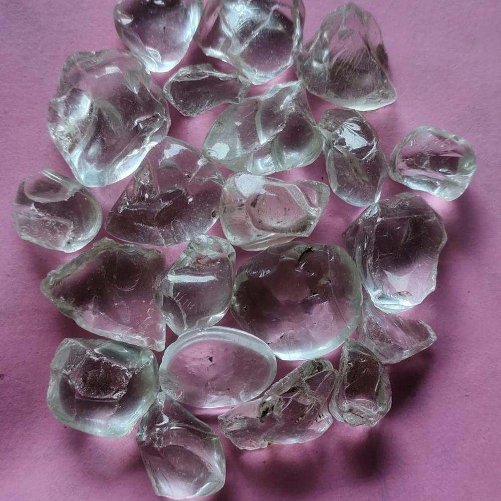 Crushed Clear Glass Chips Cullet for Decorative Fire Pit Landscaping and Terrazzo Tile Manufacturing