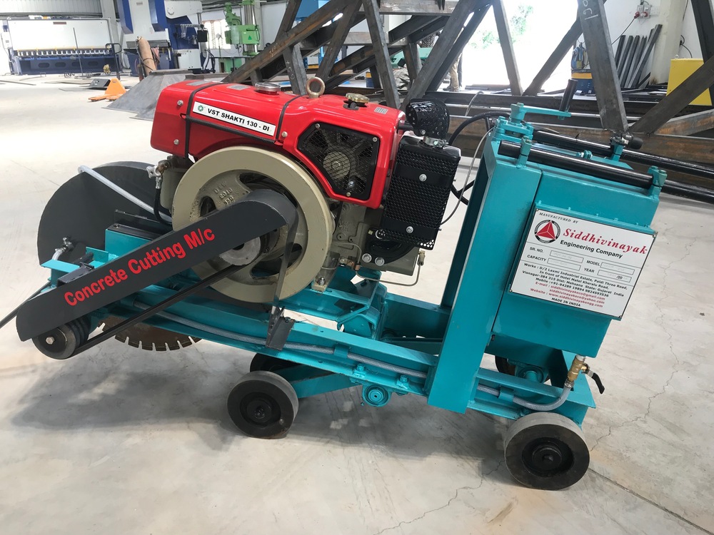 Sccm 750 Kerb Cutting Machine - Dimension (L*W*H): 1950 X 740 X 1100 Mm