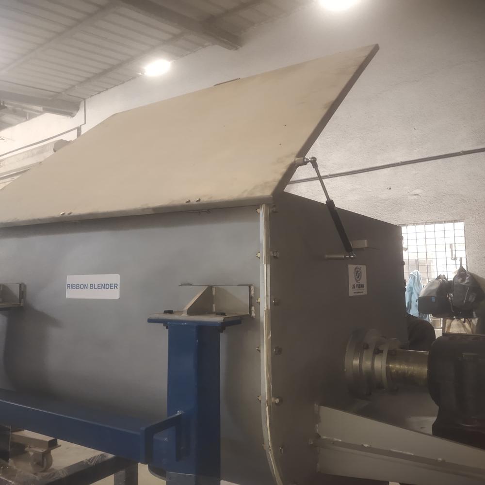 Horizontal Ribbon Blender