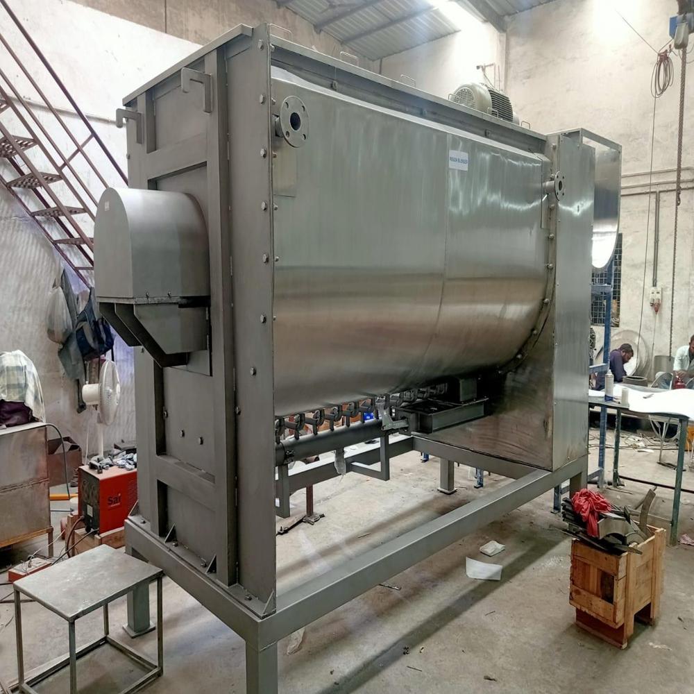 Spice Mixing Ribbon Blender