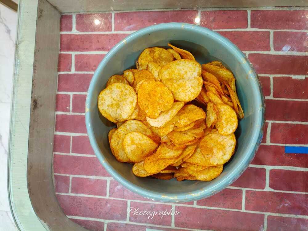 Red Chili Flavor Aalu Chips