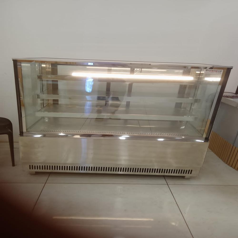 Cake Pastry Display Counter