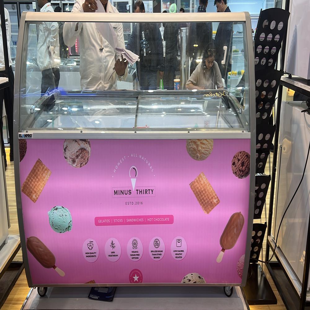 Bakery Display Counter - Color: Transparent