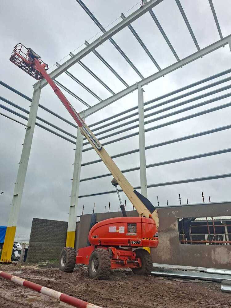 JLG 600S Telescopic 60 ft Boom Lift