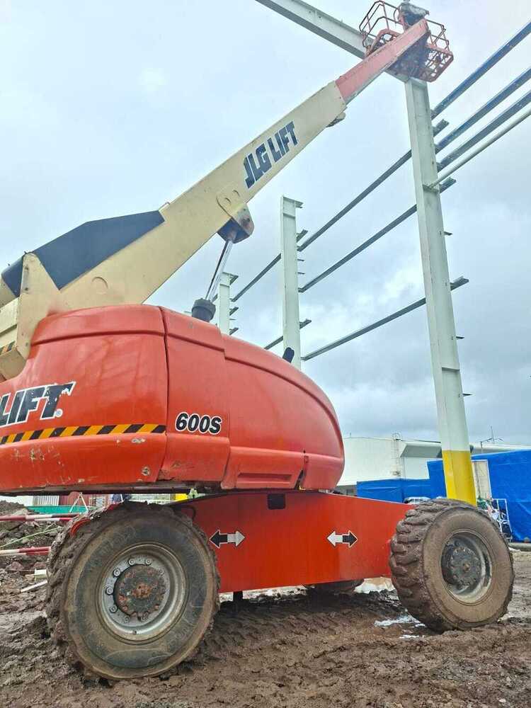 JLG 600S Telescopic 60 ft Boom Lift
