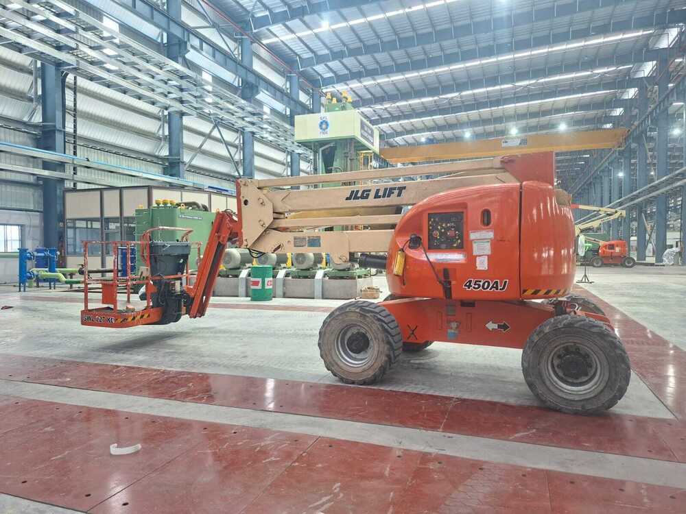 JLG 450AJ Telescopic 45 ft Boom Lift