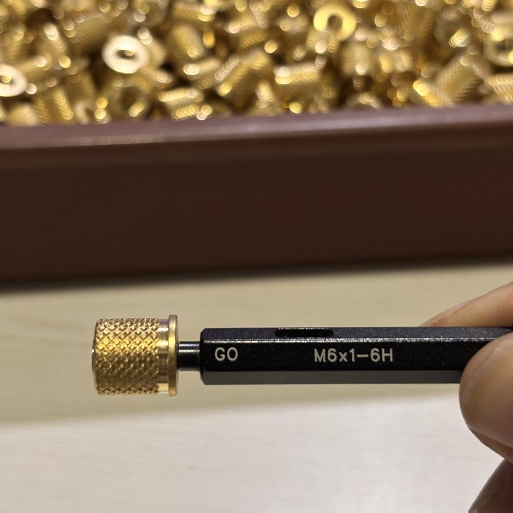 M6 Brass Plastic Moulding Insert - Application: Automobile