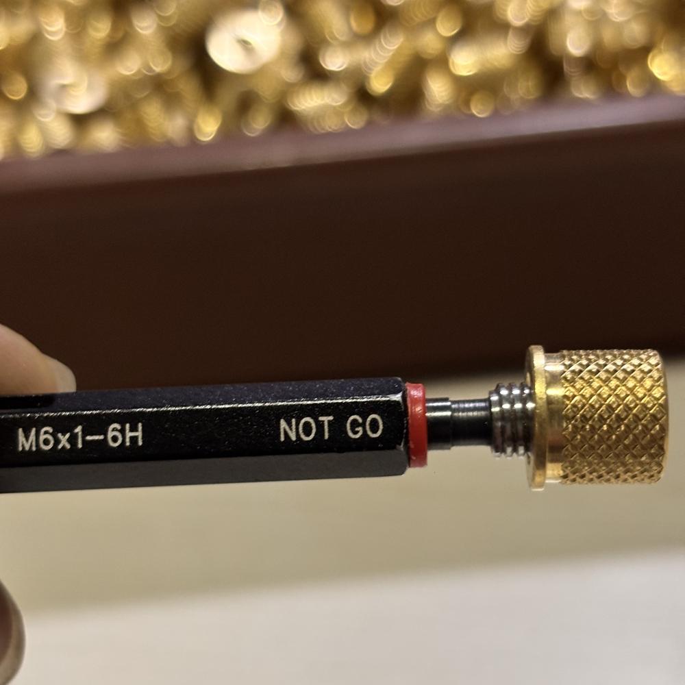 M6 Brass Plastic Moulding Insert - Application: Automobile