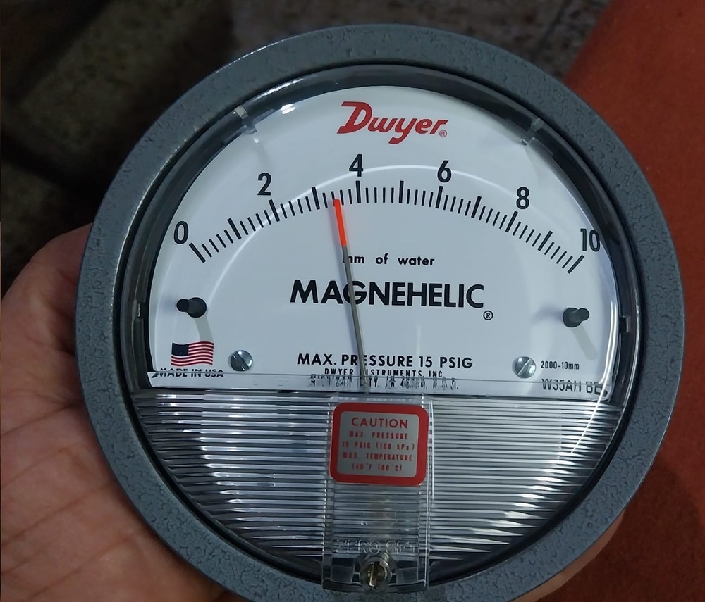 Dwyer : Magnehelic Differential Pressure Gauge Range 0-180 Inch Of Water