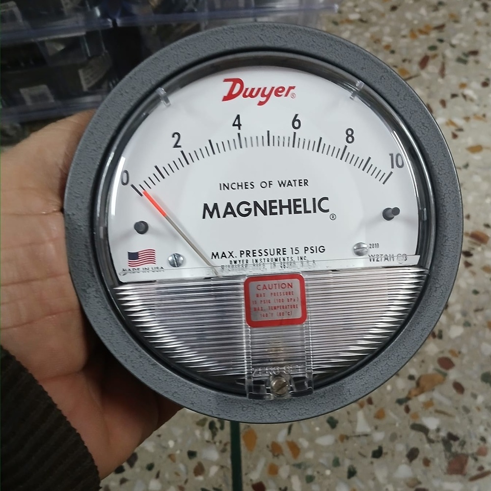 Dwyer : Magnehelic Differential Pressure Gauge Range 0-180 Inch Of Water