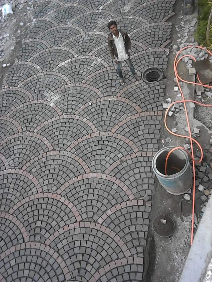 Natural Granite Flamming Machine-cut Cobblestone