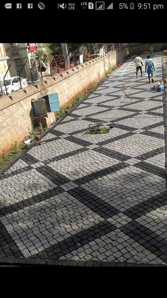 Natural Handtrimmed Cobblestone WIth Laying